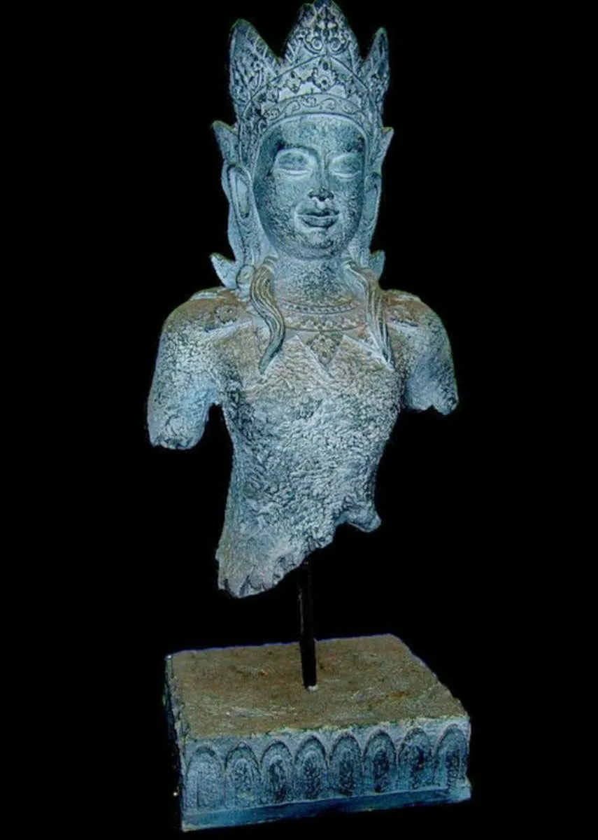 Vintage Aisan Art Statue - Image 1