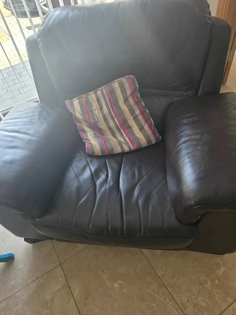 Leather armchair - Image 2