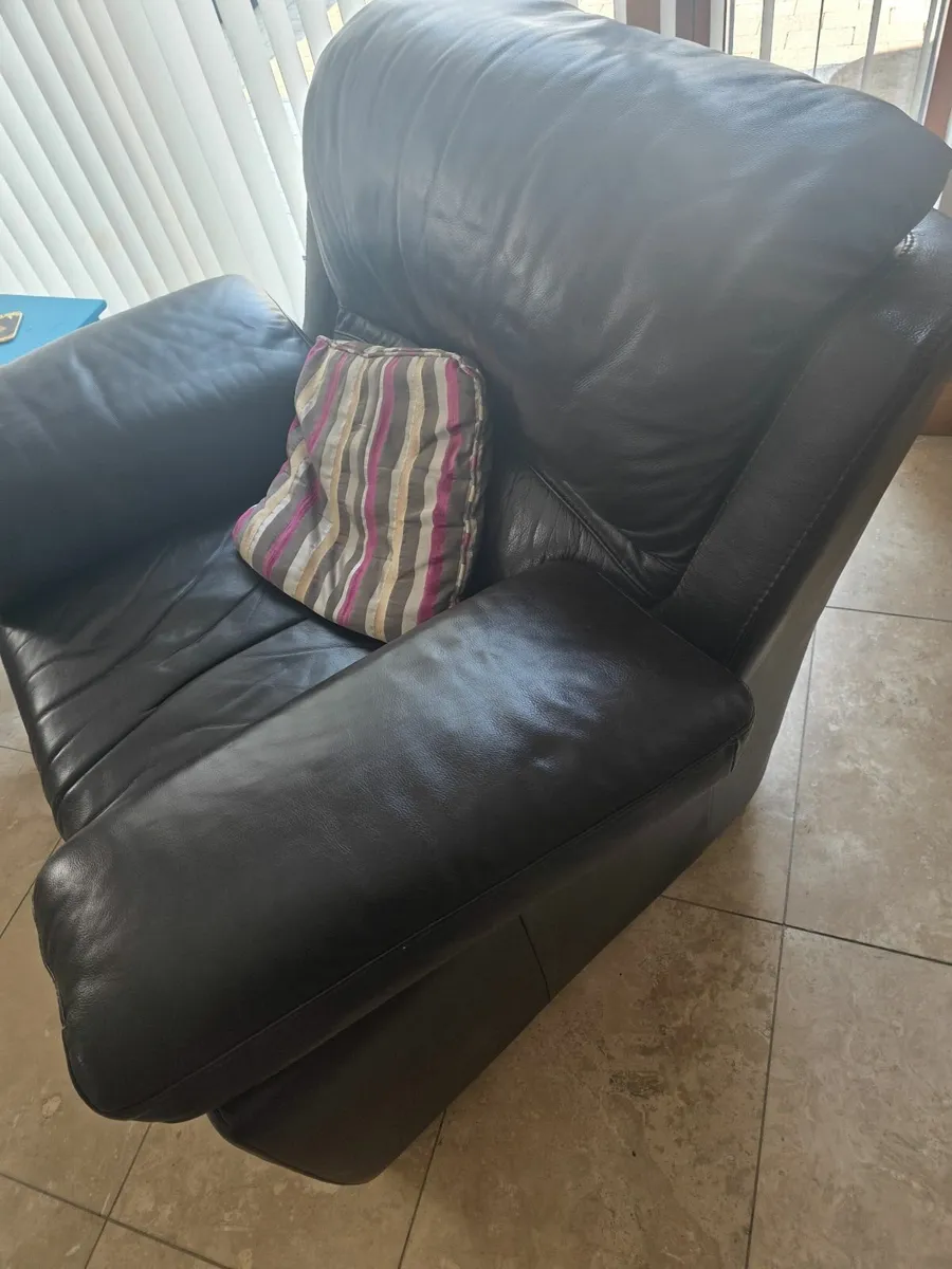Leather armchair - Image 3