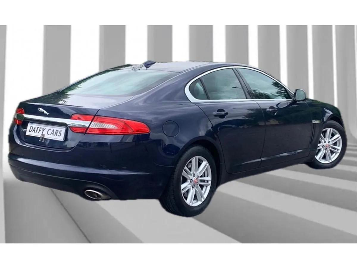 Jaguar XF 2.2 D Luxury 163PS 4DR Auto - Image 3
