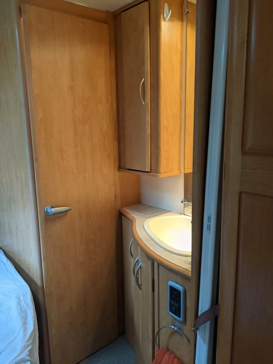 Caravan - Image 3