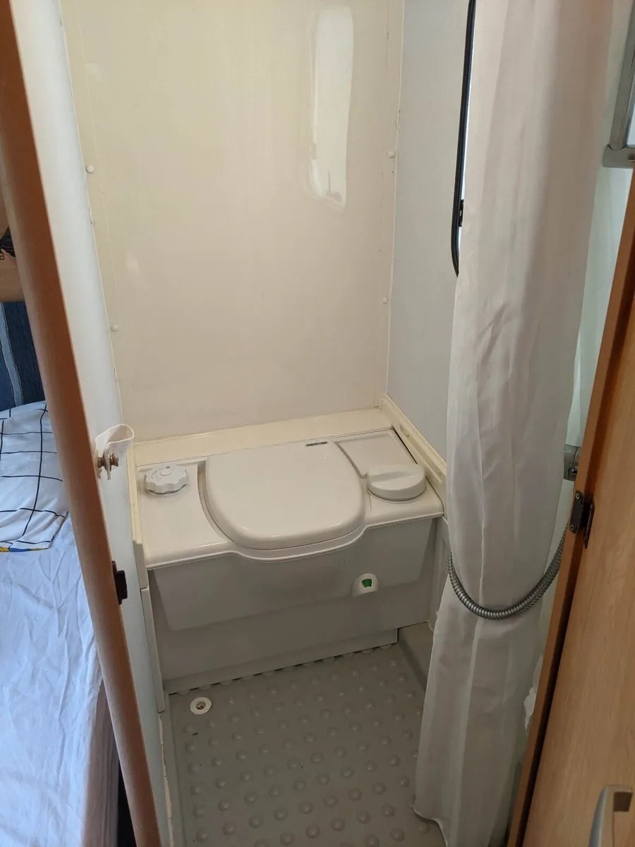 Caravan - Image 4