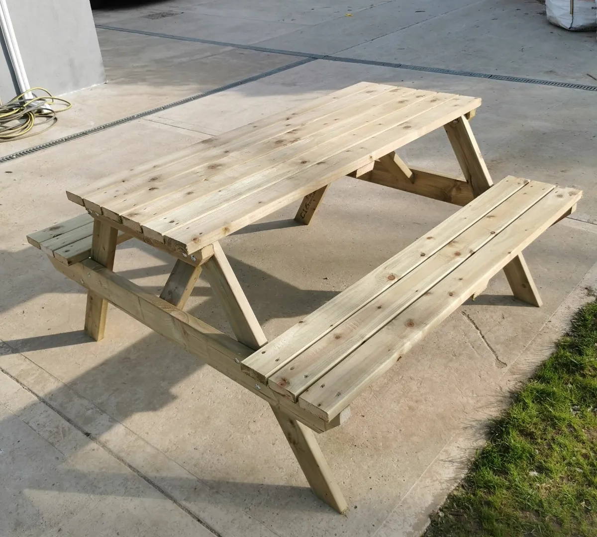 Garden furniture - Image 1