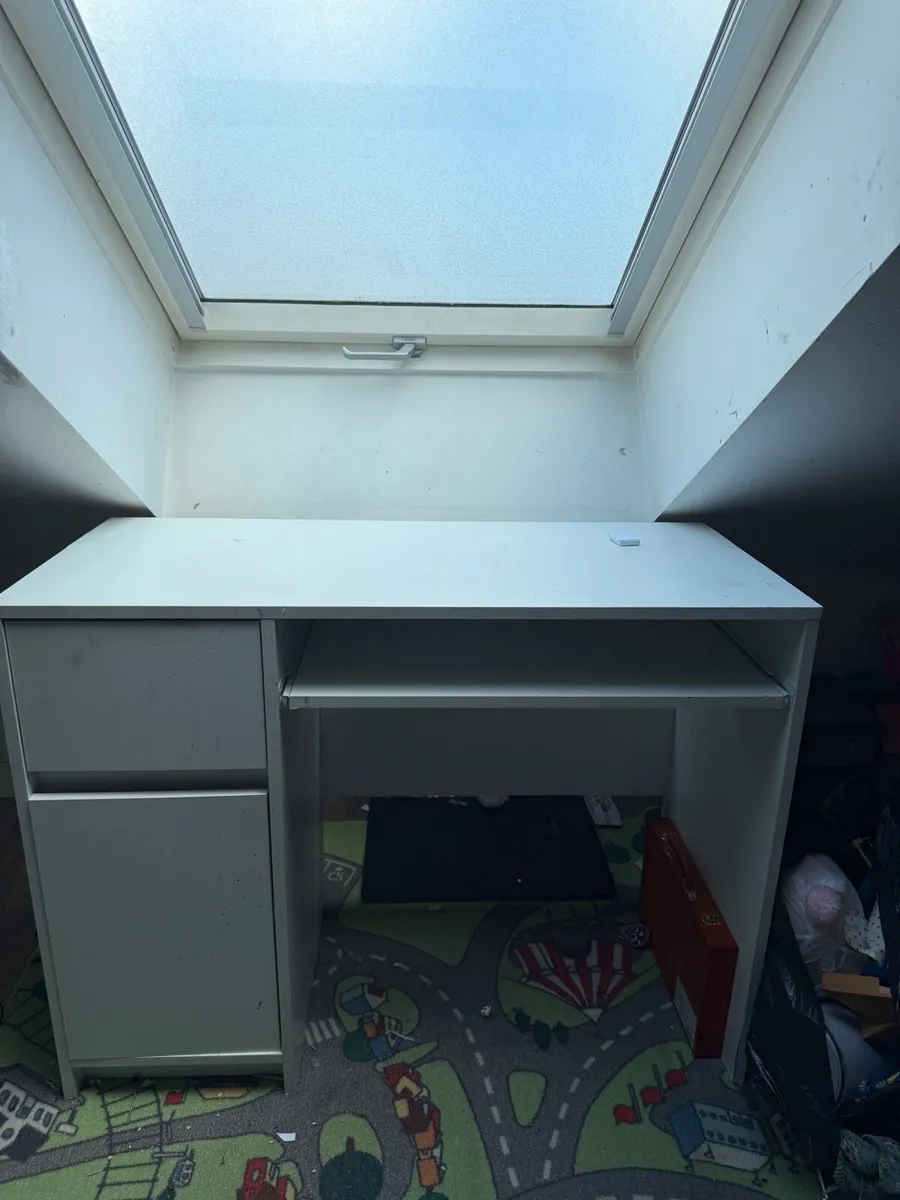 Free to go Kids IKEA table in good condition - Image 1