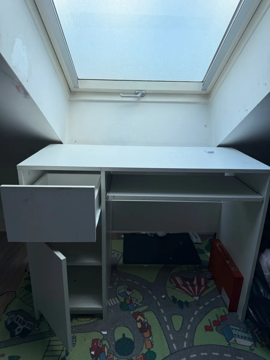 Free to go Kids IKEA table in good condition - Image 3