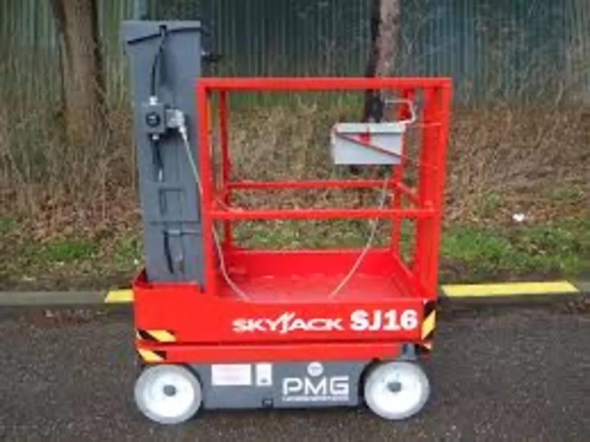 Platform lifts for hire - Image 3