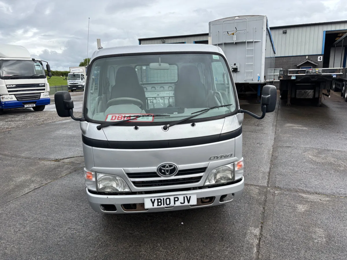 2010 Toyota Dyna drop side pickup  59 k miles - Image 3