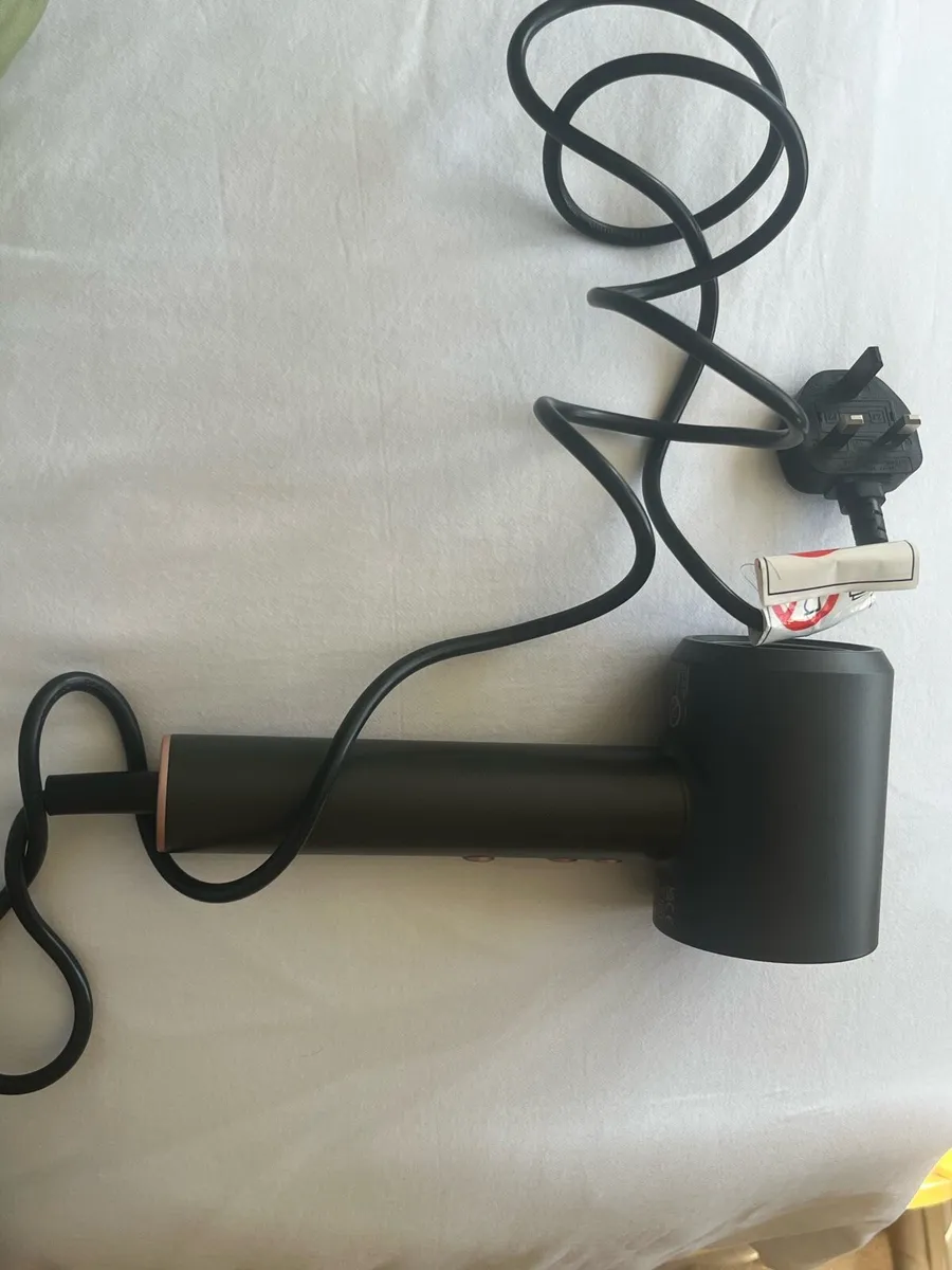 Hairdryer - Image 2