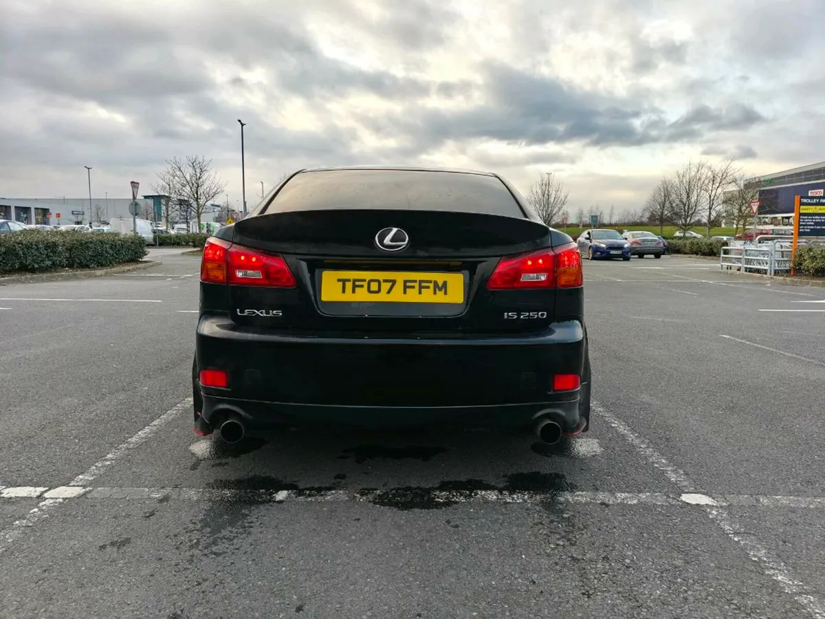 Lexus IS250 - Image 3