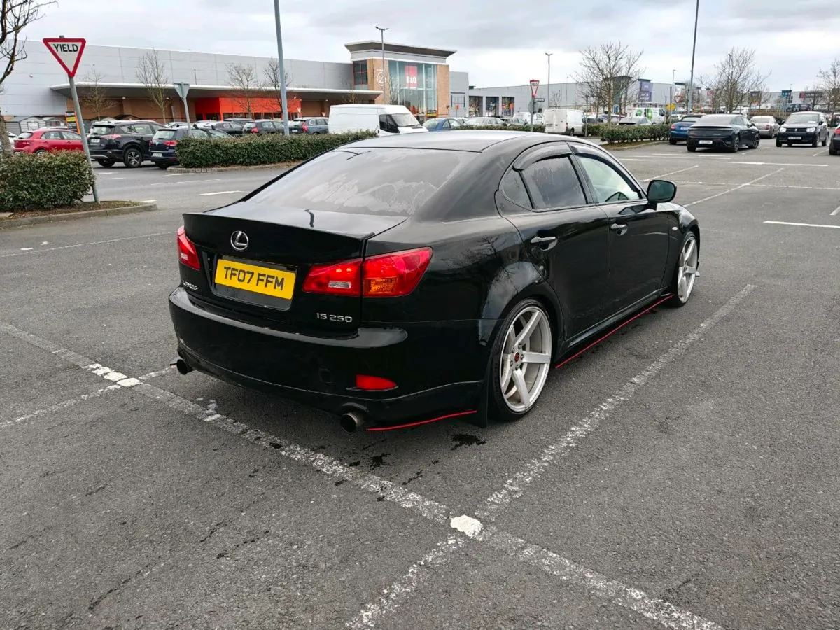 Lexus IS250 - Image 4