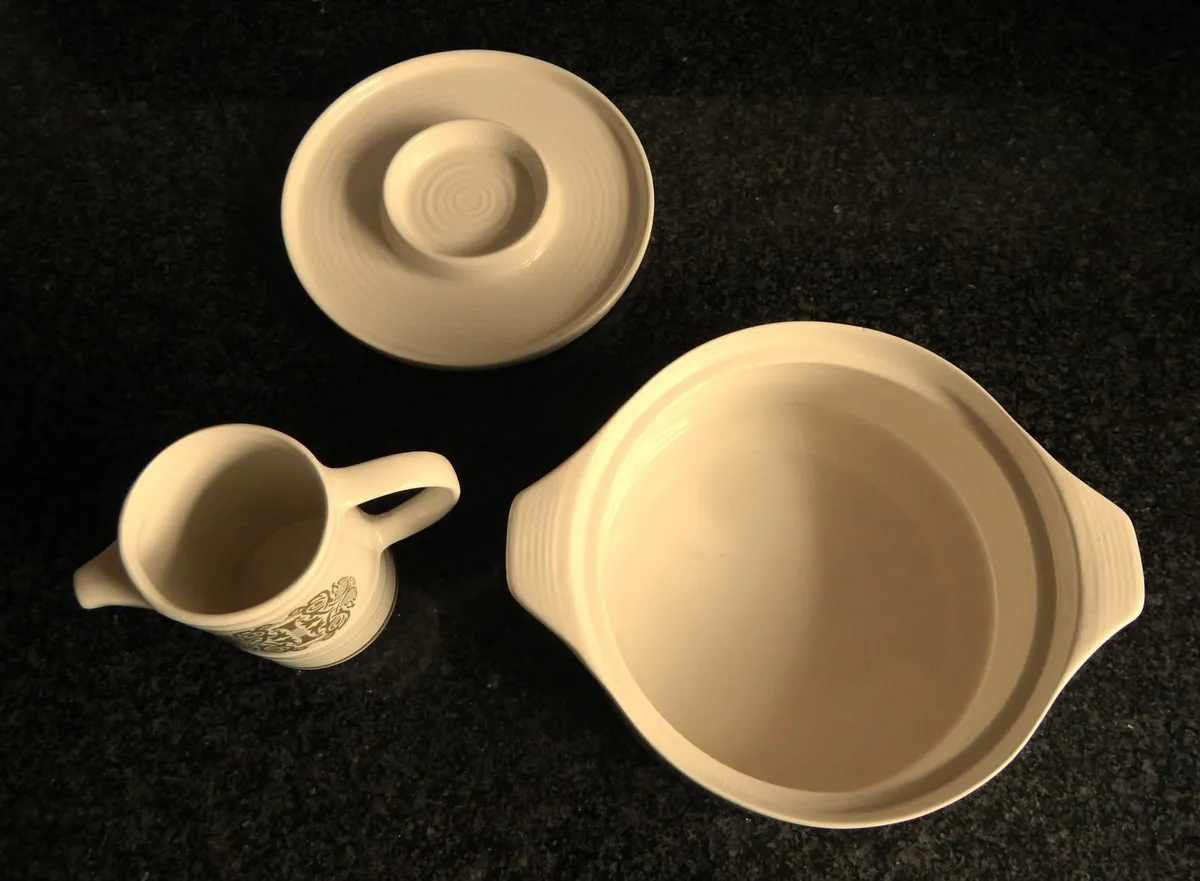 Arklow Pottery ‘Tree of Life’ design Jug & Dish - Image 2