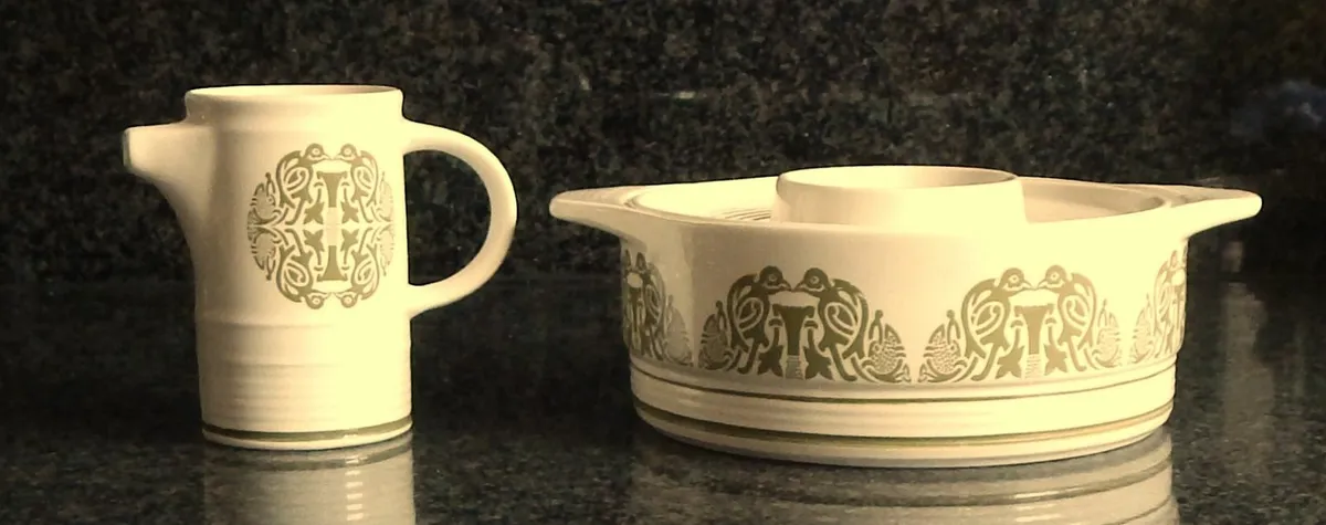 Arklow Pottery ‘Tree of Life’ design Jug & Dish - Image 4