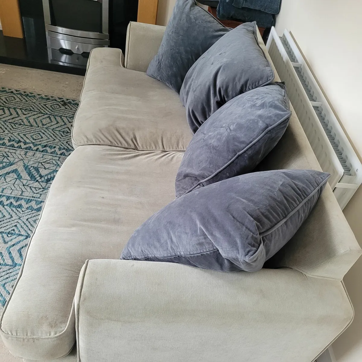 Couch - Image 2