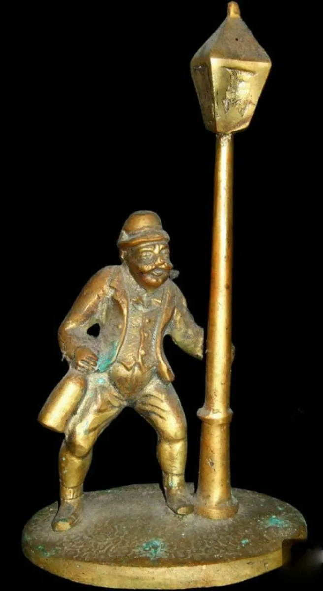 Vintage Brass 'Drunk on a Lamp Post' - Image 2
