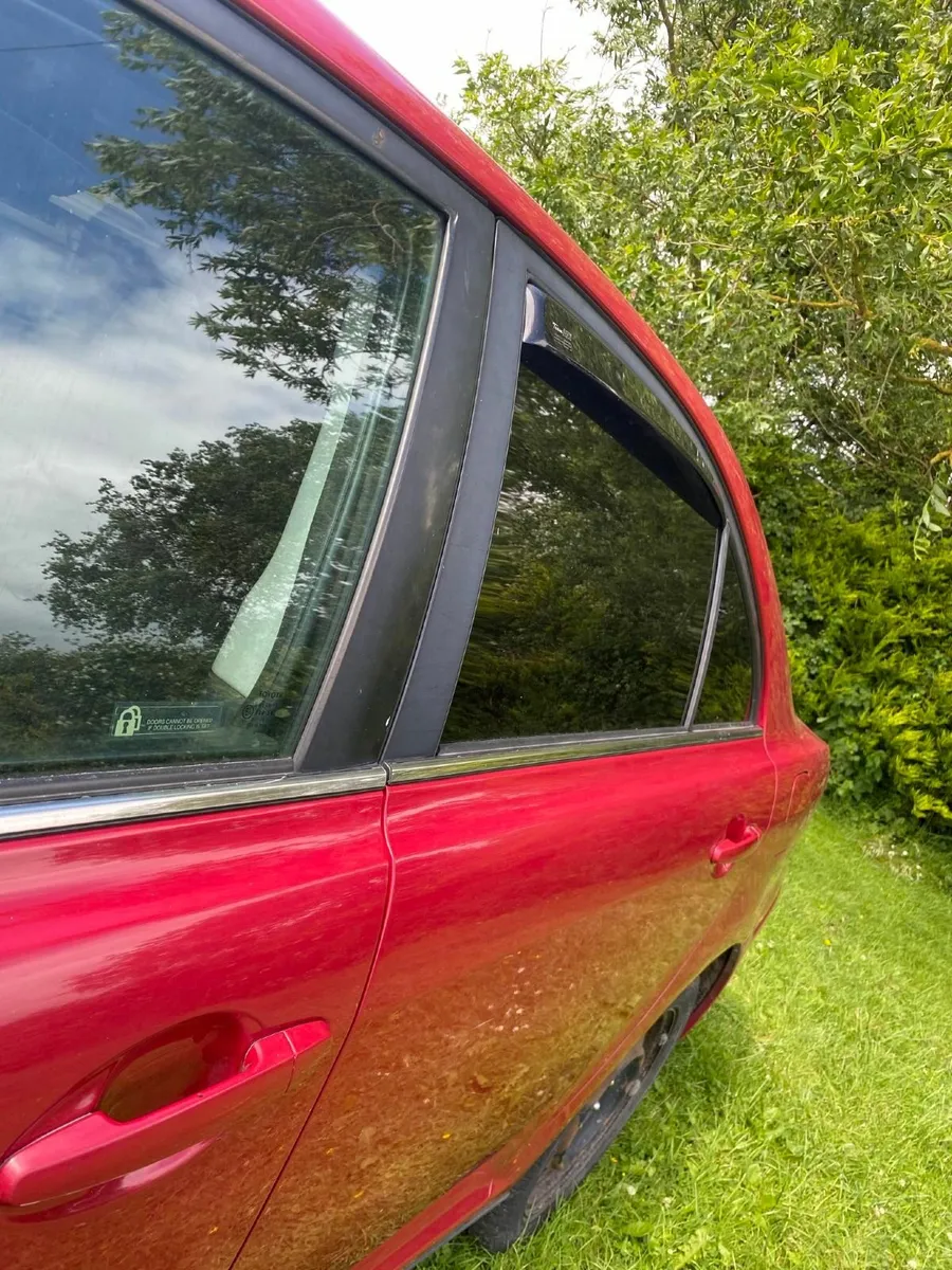 Toyota Avensis 2006 - Image 2