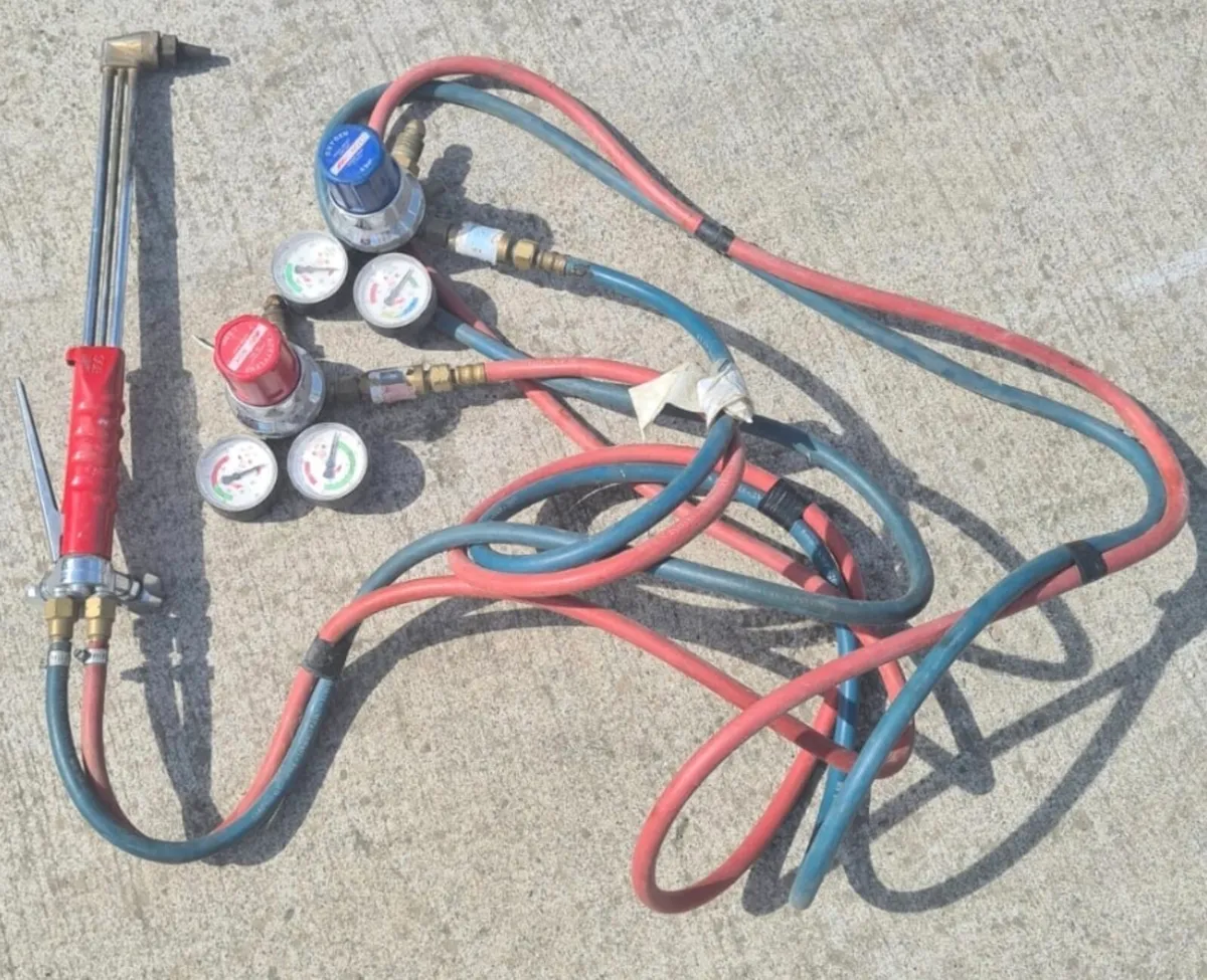 Oxy Acetylene,  hoses, torches and gauges in new - Image 1