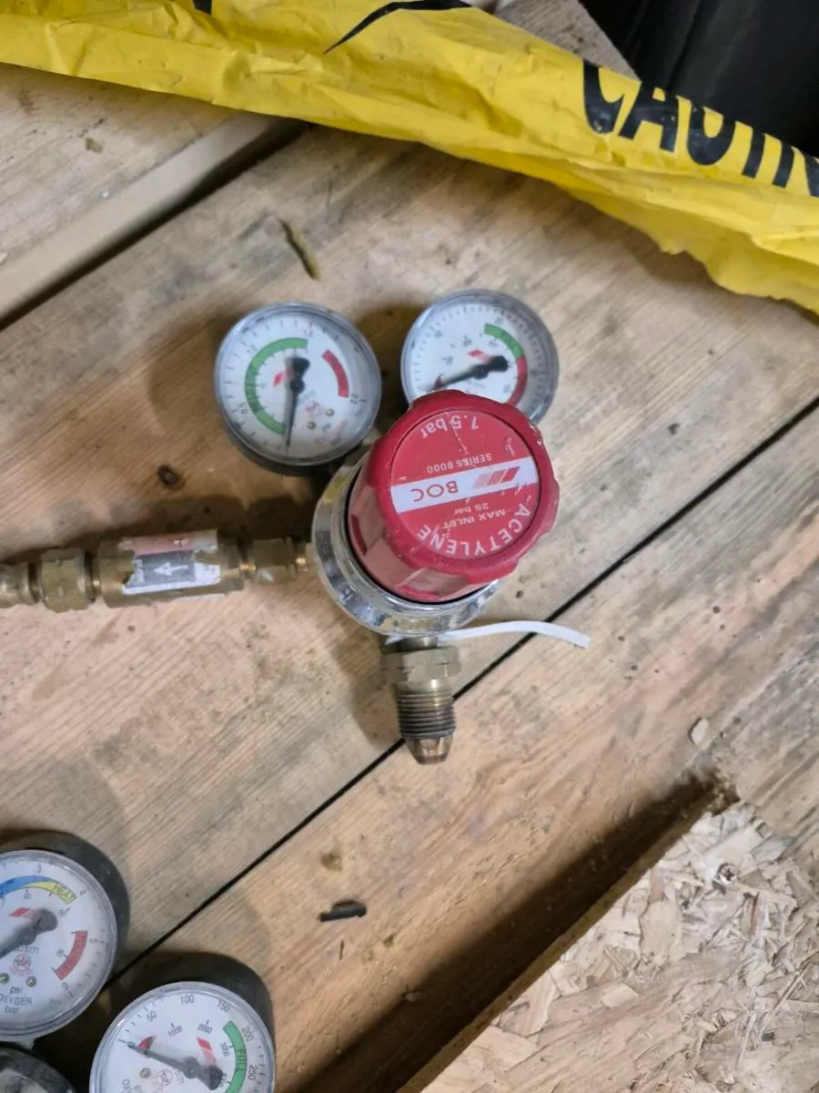 Oxy Acetylene,  hoses, torches and gauges in new - Image 3