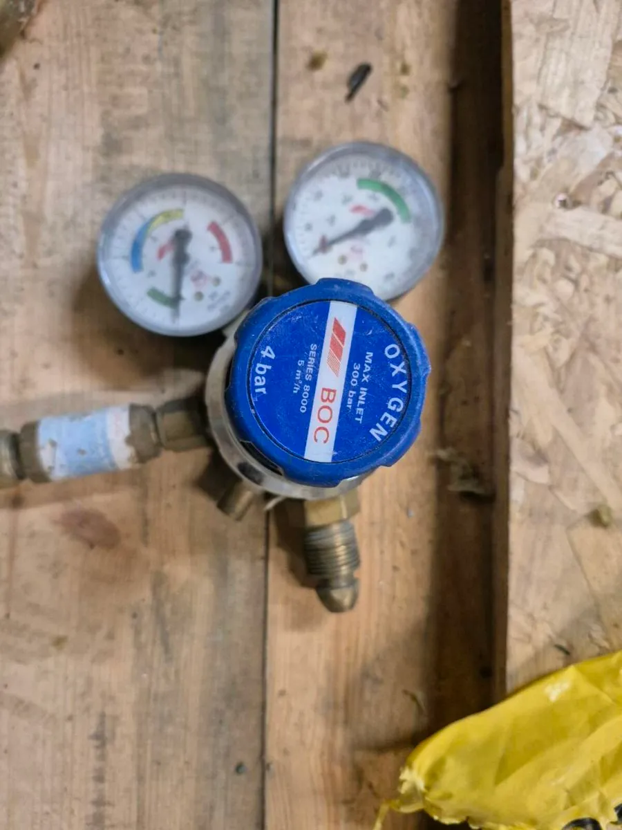Oxy Acetylene,  hoses, torches and gauges in new - Image 4