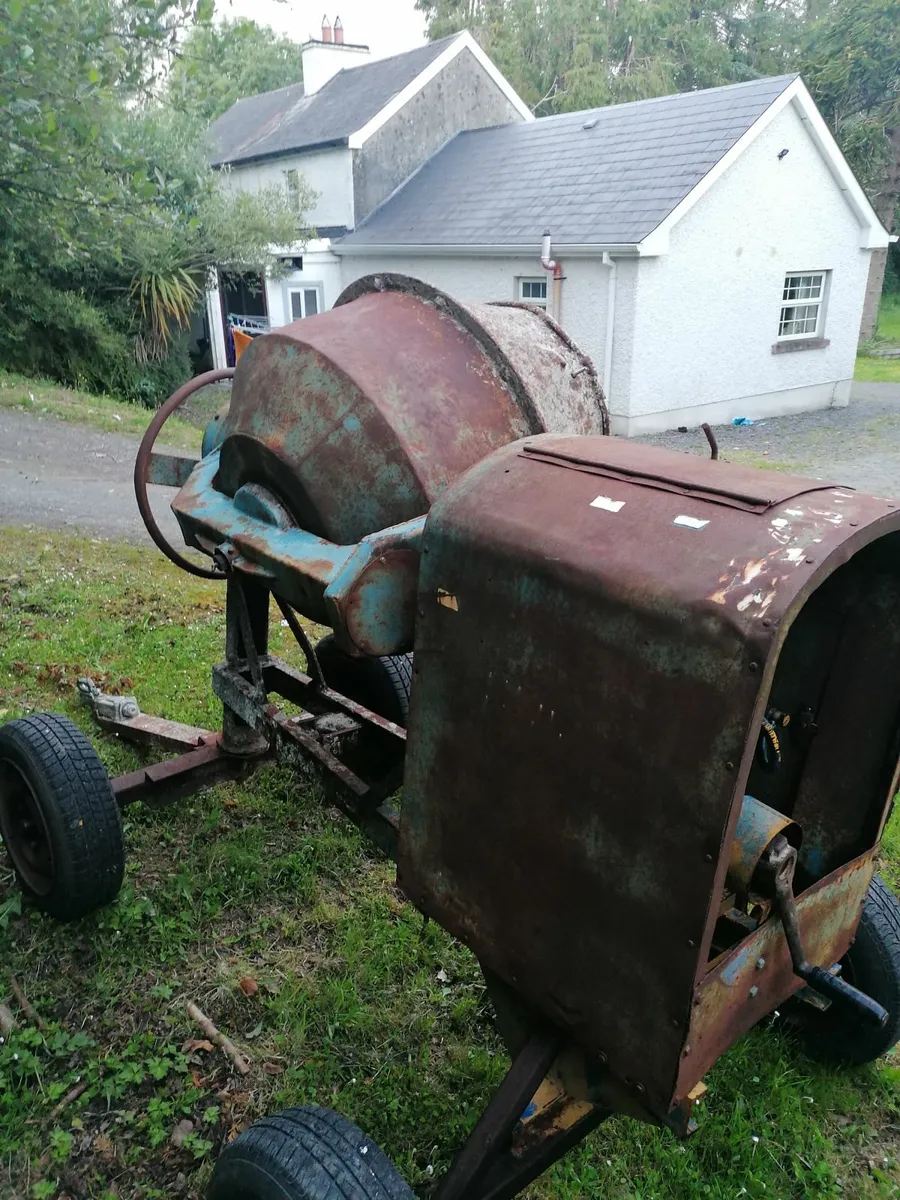 Cement mixer - Image 1