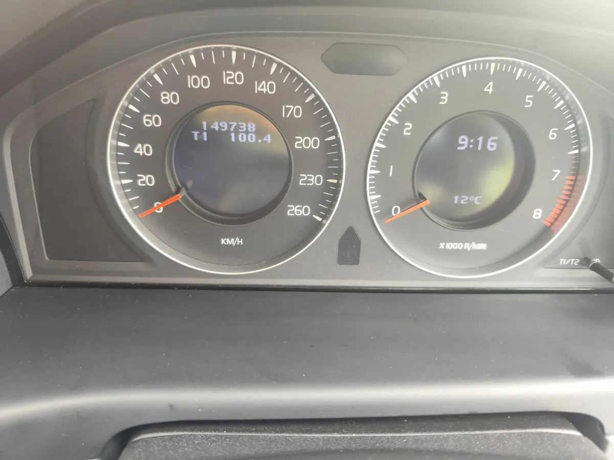 Volvo S80 Serviced+ Low Millage - Image 2