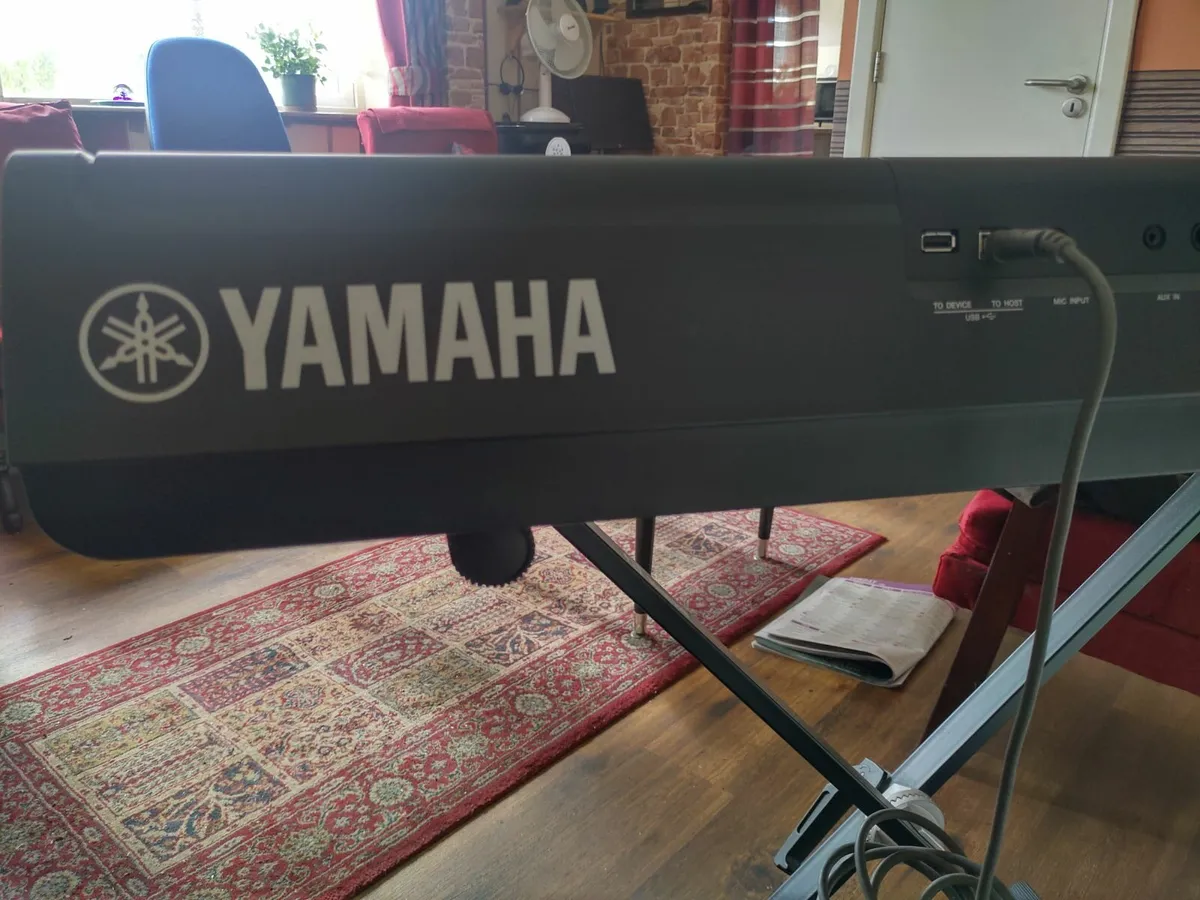 Yamaha keyboard - Image 1