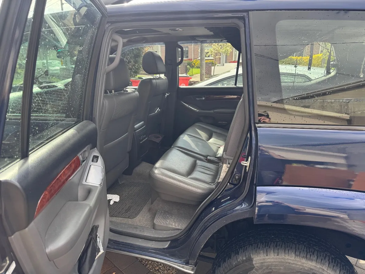 Toyota Land Cruiser 2006 - Image 3