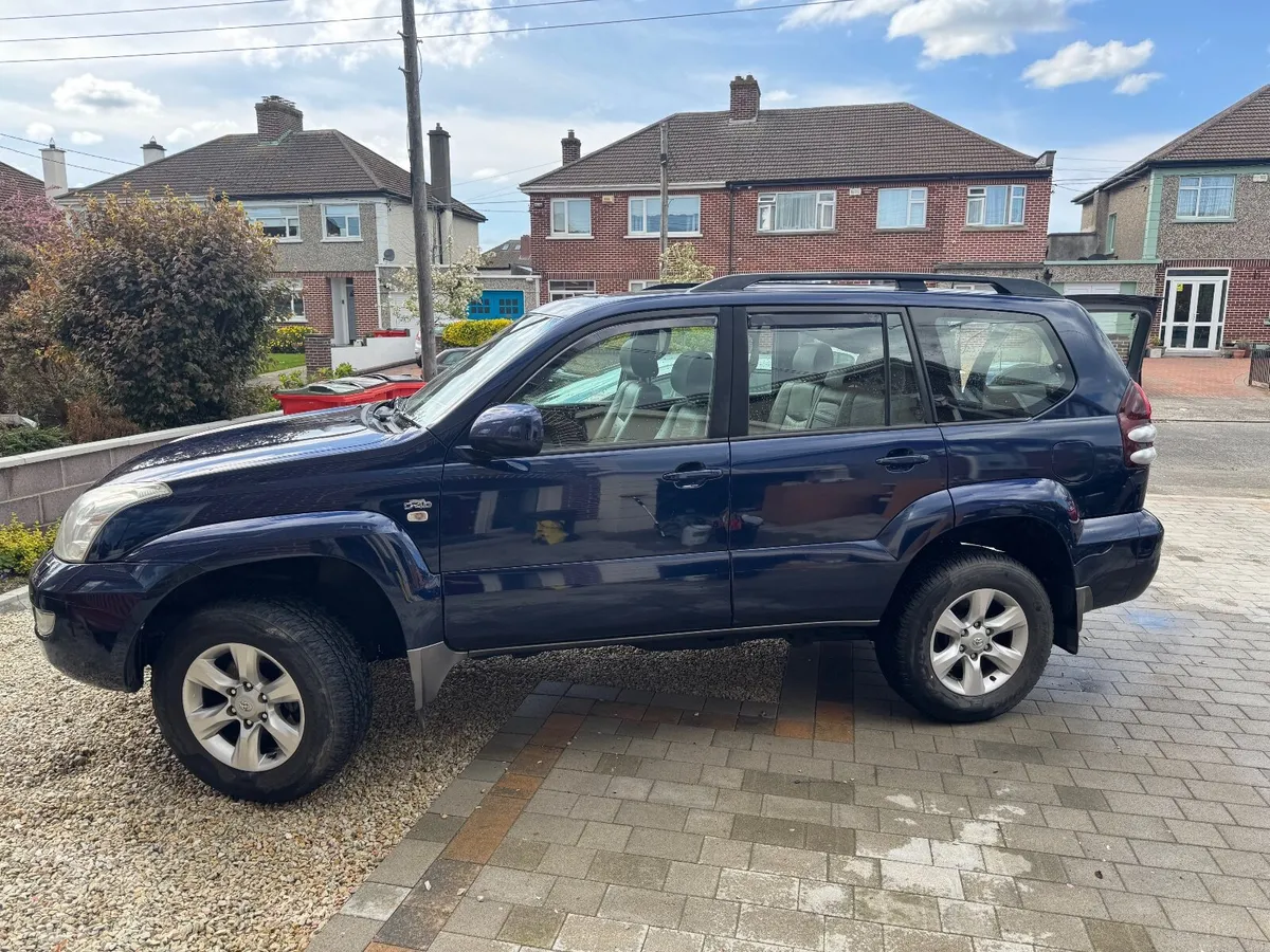 Toyota Land Cruiser 2006 - Image 2