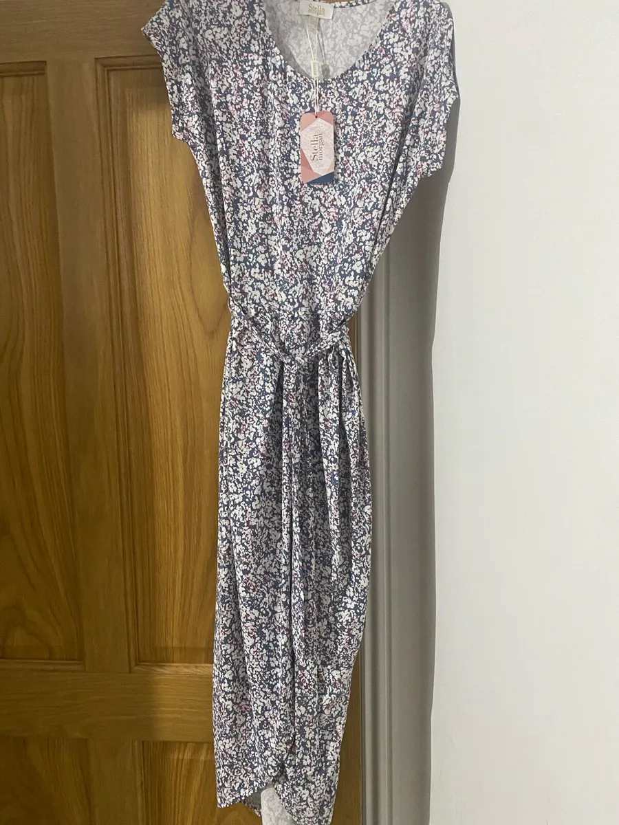 Dress new with tags - Image 1