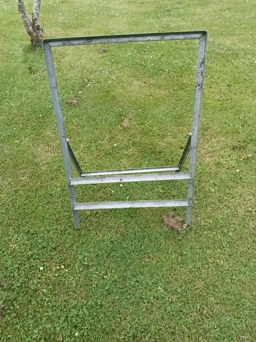 Old road sign frame - Image 1