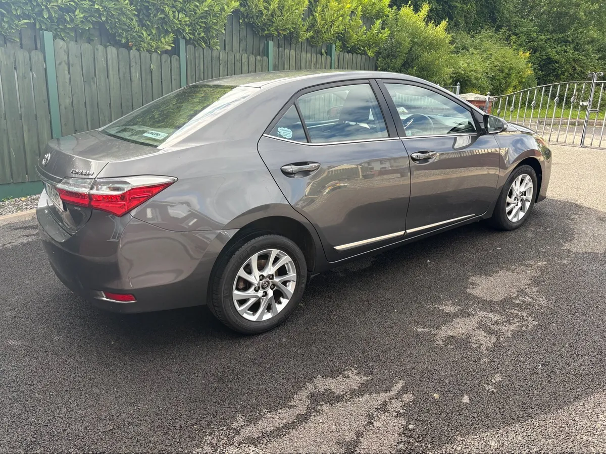 Toyota Corolla 2017 - Image 3