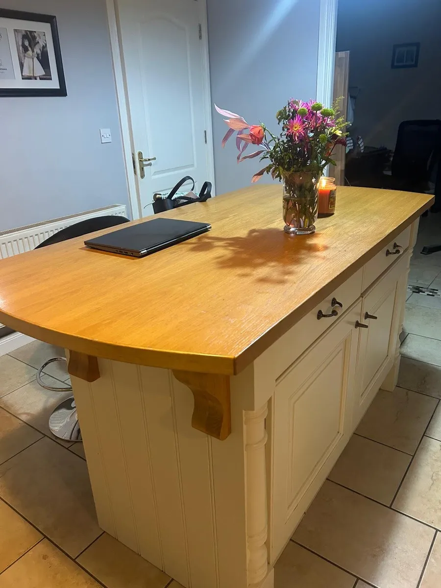 Kitchen Island - Image 3