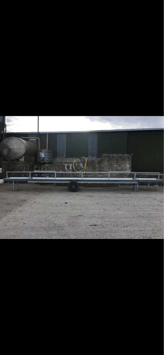 Feeding troughs - Image 2