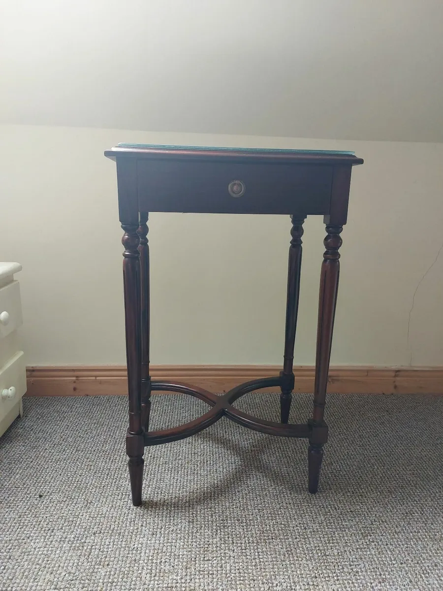 Lamp Table - Image 1