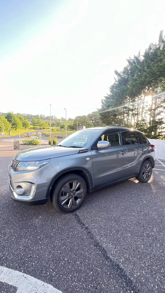 Suzuki Vitara 1.4 petrol hybrid - Image 3