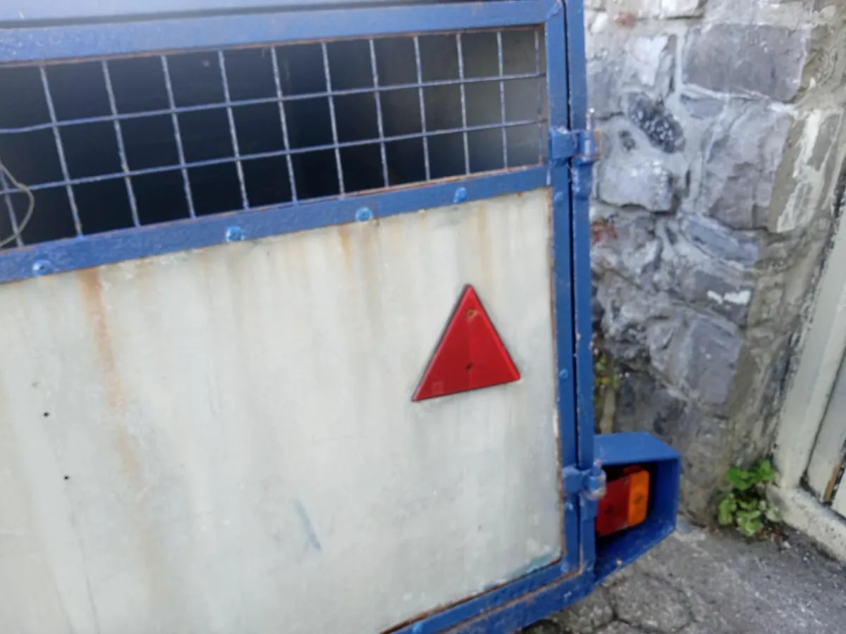 trailer - Image 1