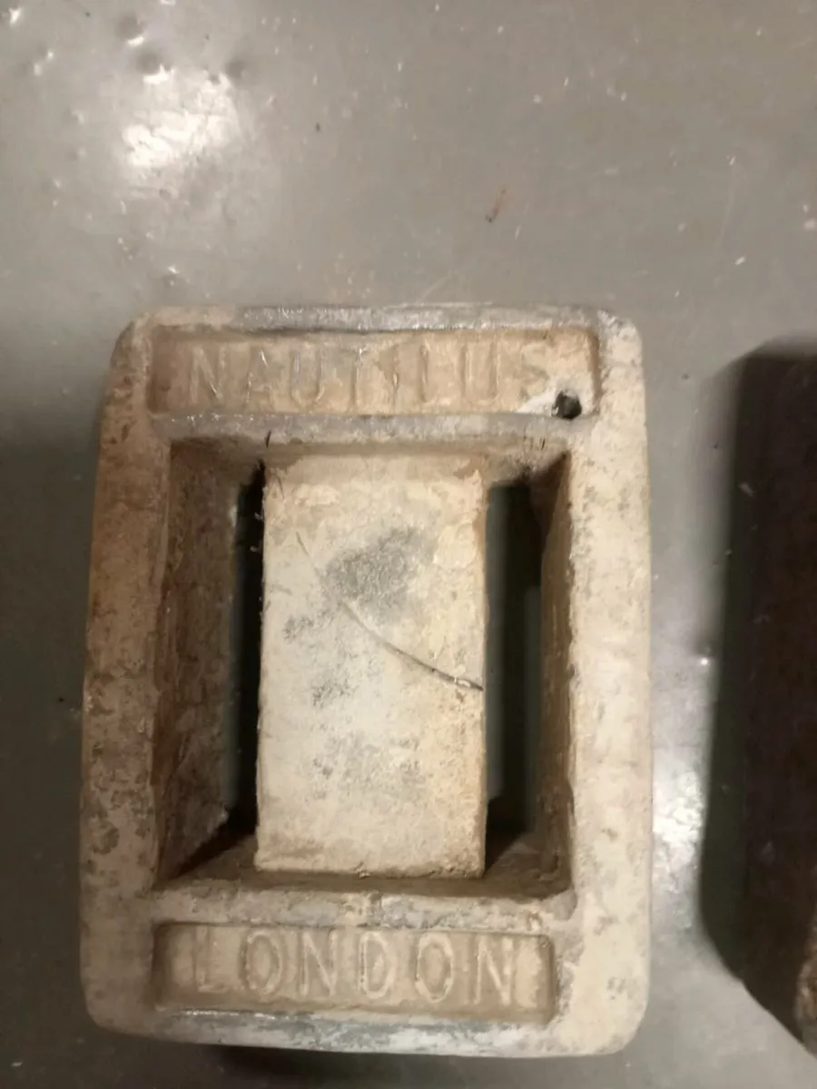 Two old led weights - Image 1