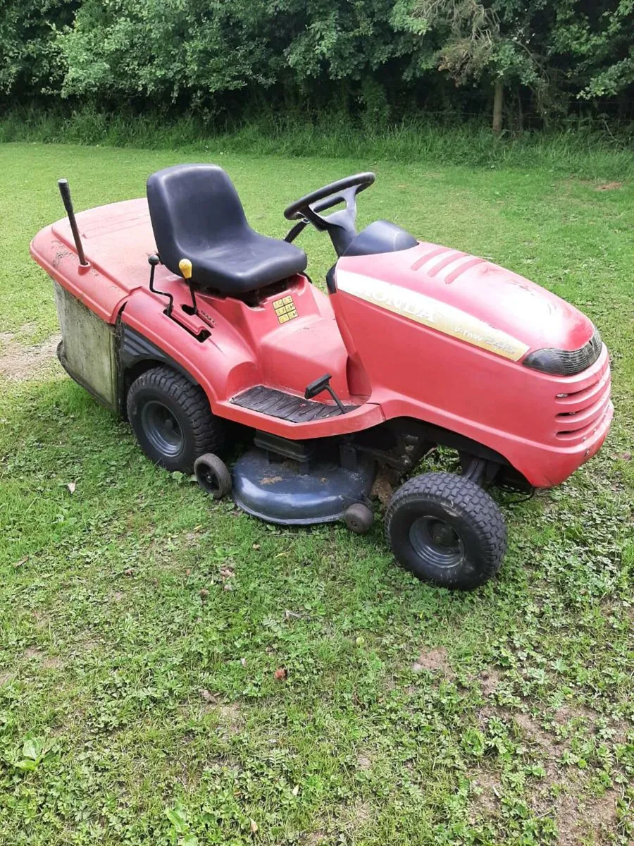 Honda ride on mower - Image 2