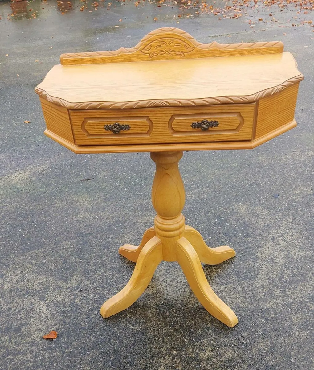 Beautiful sturdy hall table - Image 1