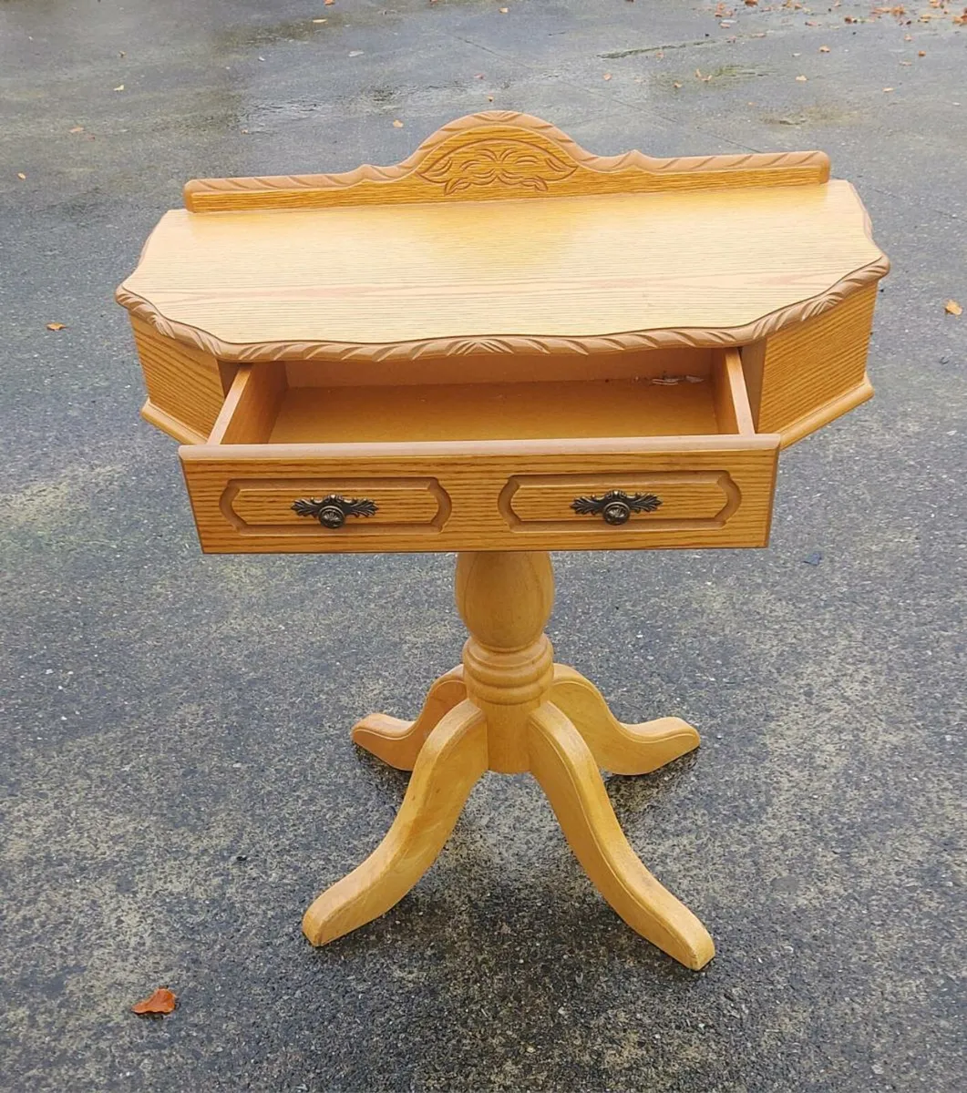 Beautiful sturdy hall table - Image 2