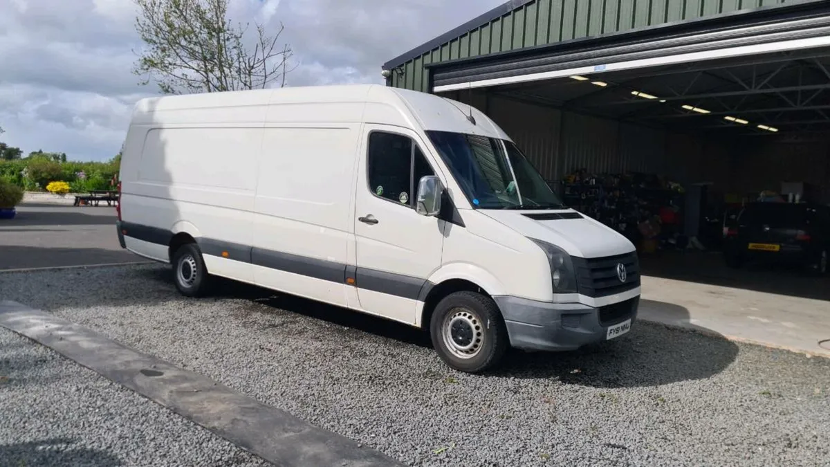 VOLKSWAGEN CRAFTER XLWB RACE VAN 🏁 - Image 1
