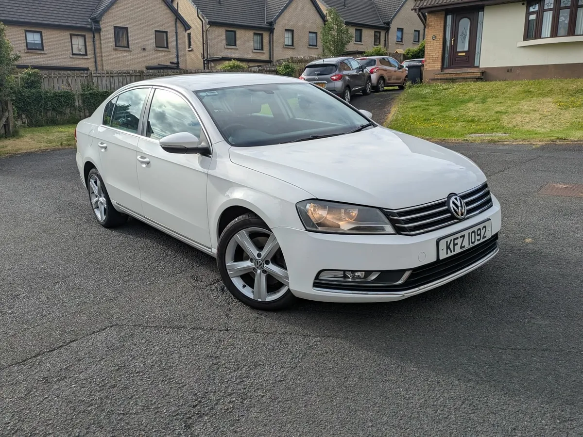 Volkswagen Passat 2012 - Image 1