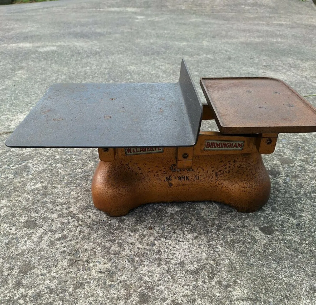 Avery postal scales - Image 1