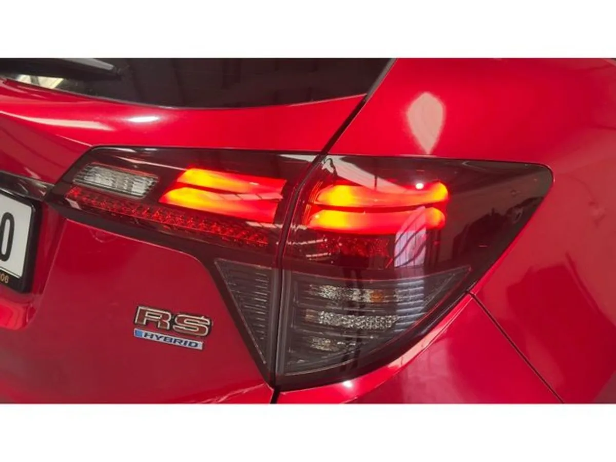 Honda Vezel Hybrid RS - Image 4