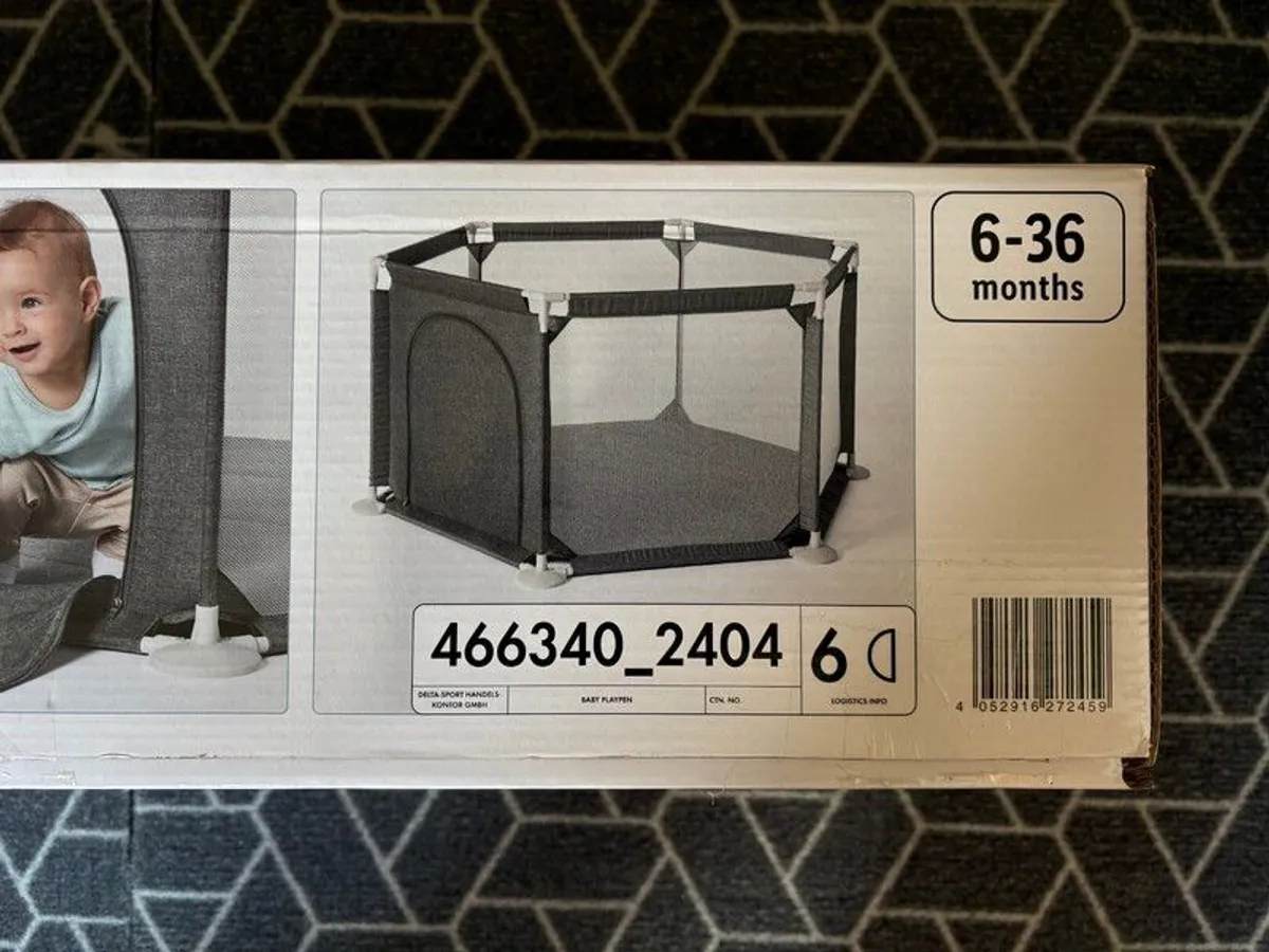 play pen - Image 3
