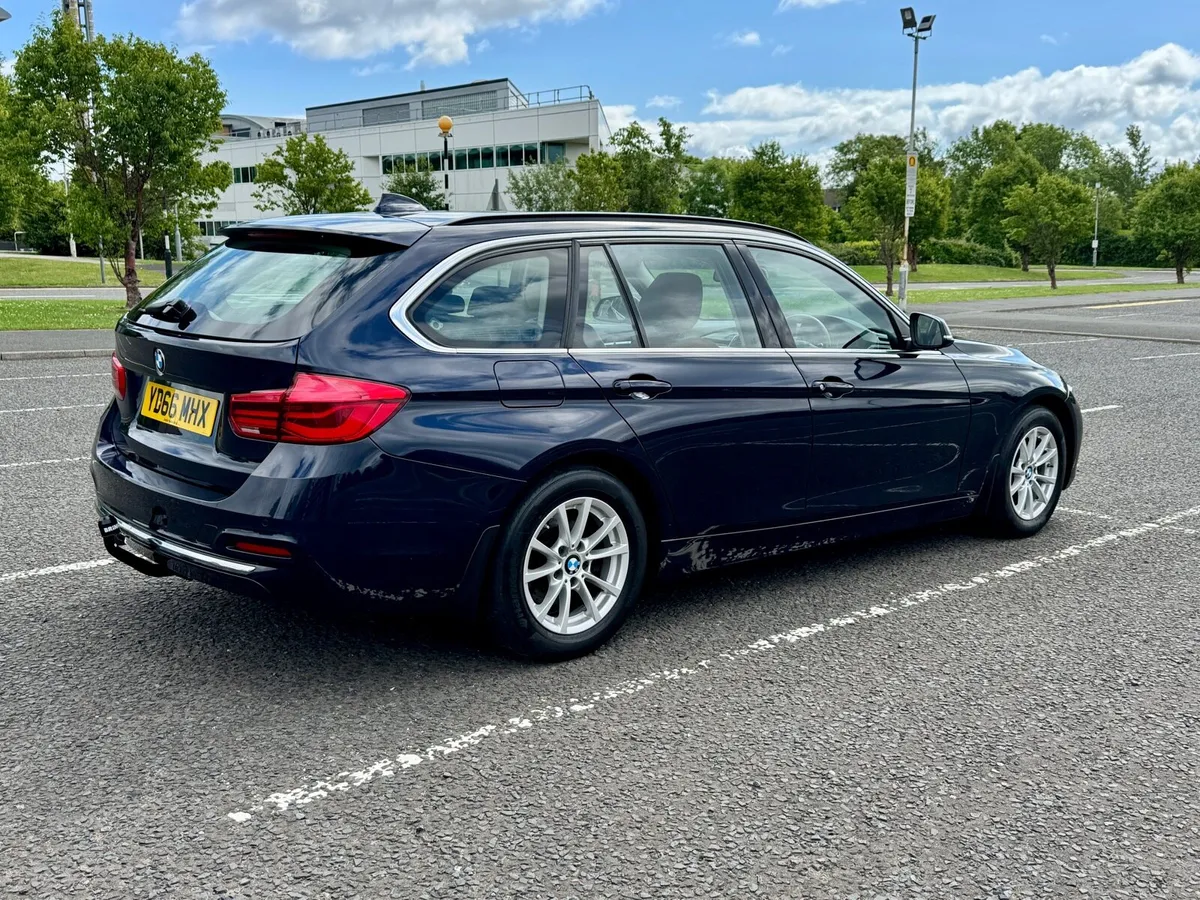 BMW 320d Touring - Luxury - Image 3