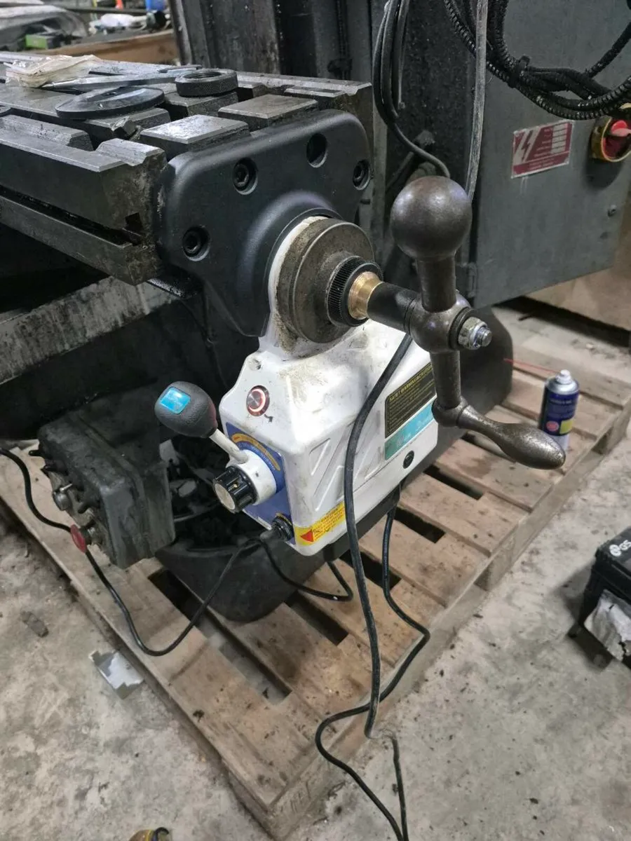 Bridgeport milling machine - Image 2