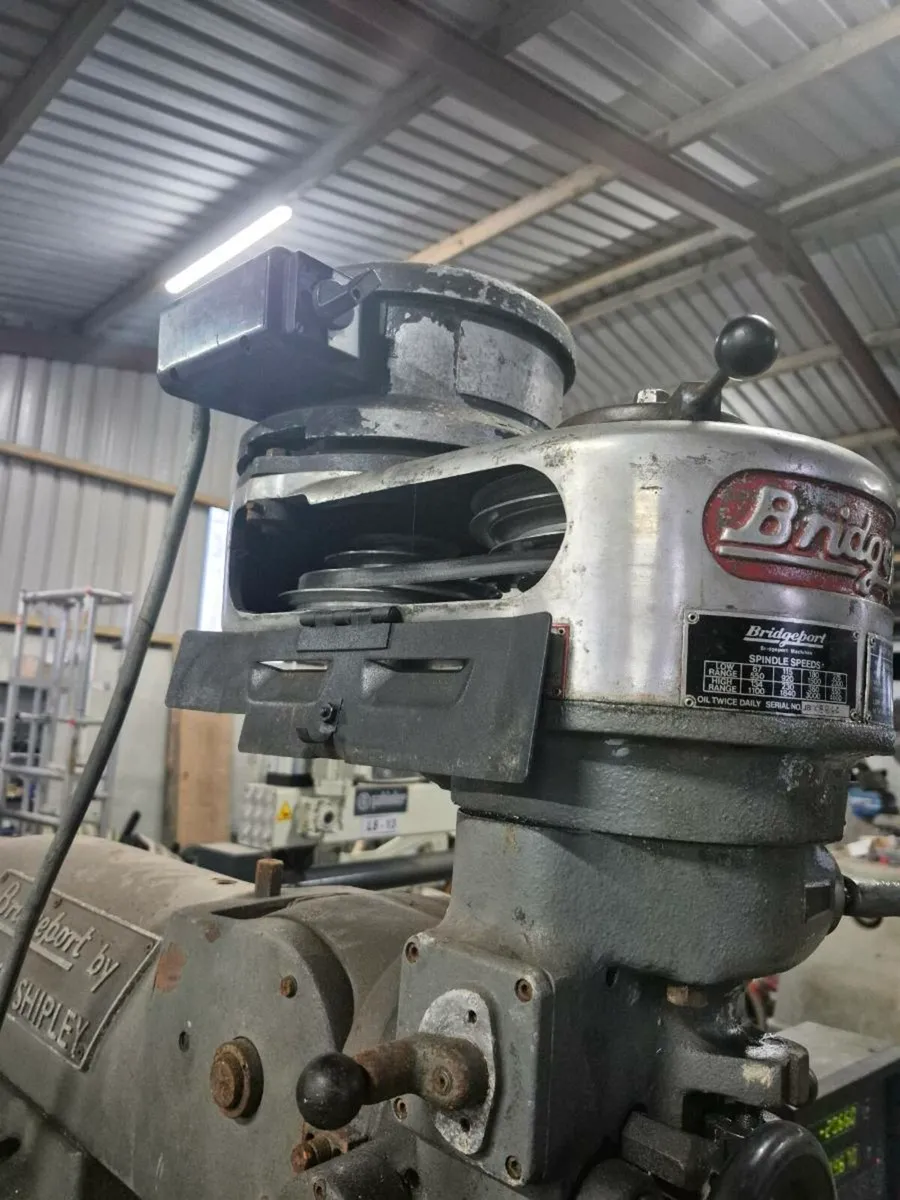 Bridgeport milling machine - Image 4