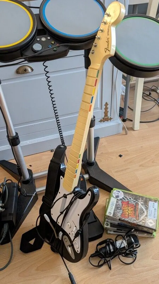 Xbox 360, Games, Guitar Hero - Image 3