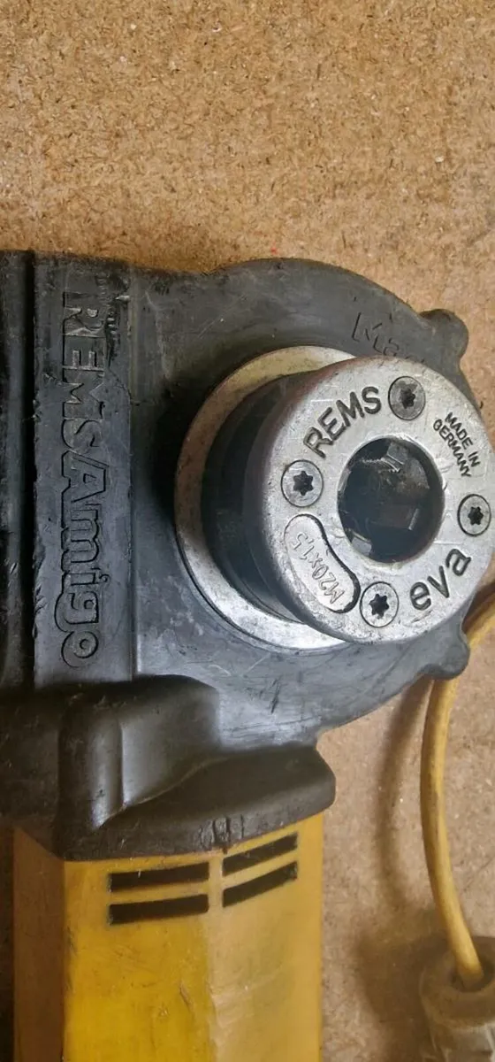 Rems Amigo portable power threader - Image 3