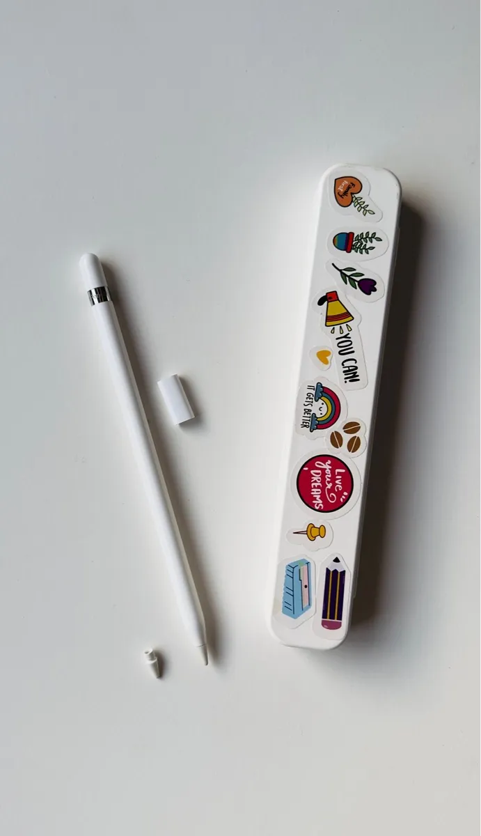Apple Pencil (1st Gen) + Case, Nib, Adapters - Image 1